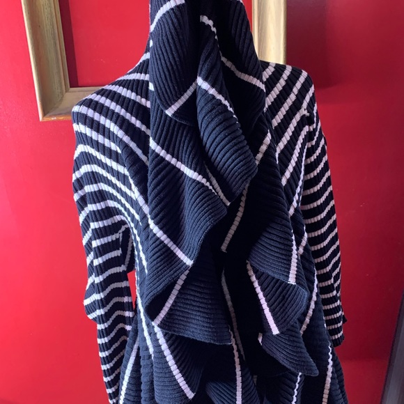 Angelo Tarlazzi versatile hi low, peplum, style black and white strip sweater - Picture 3 of 4